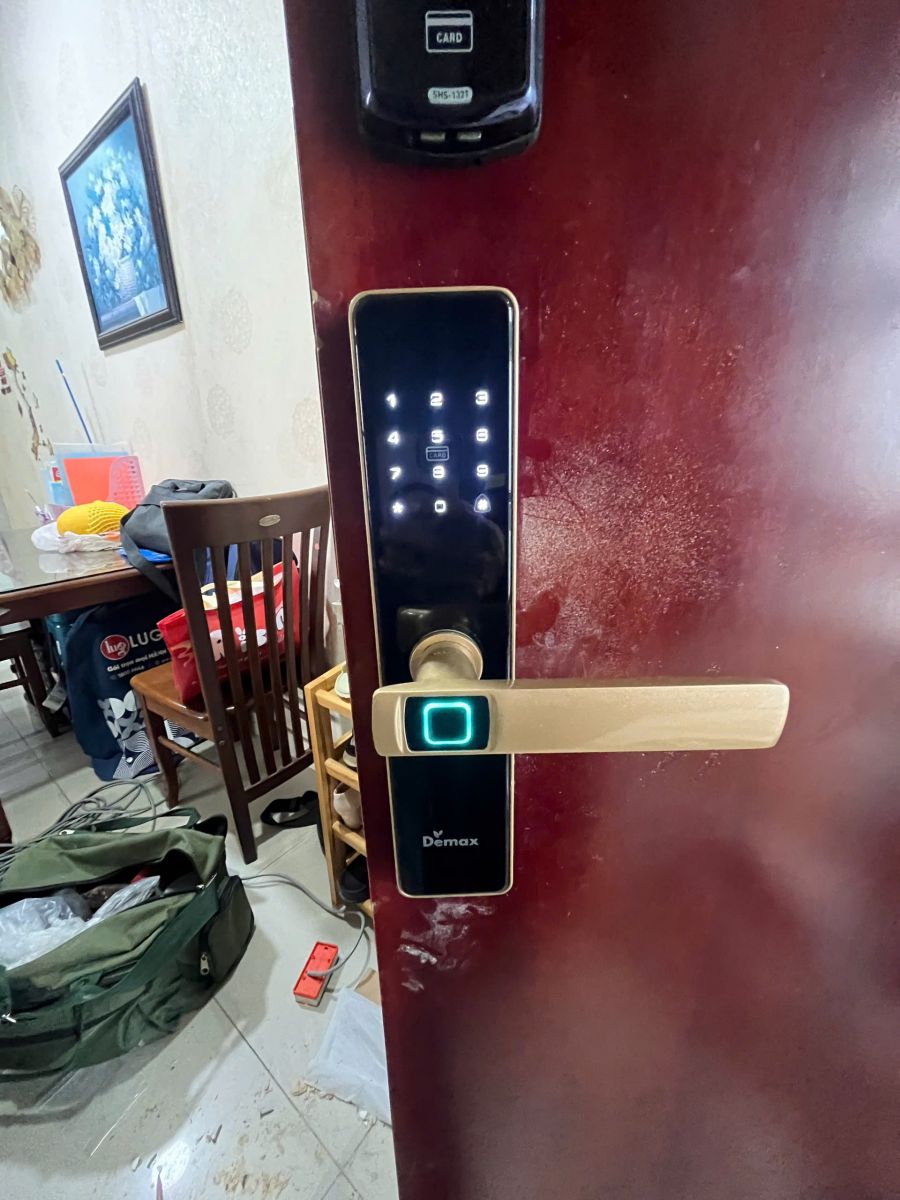 Khóa thông minh Demax SL-C320 CG - App Wifi - Giá rẻ - Công nghệ Đức