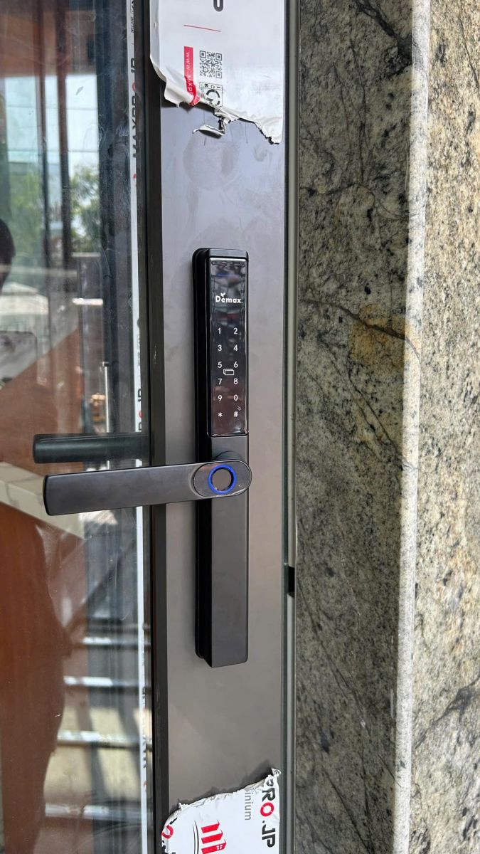 Khóa Thông Minh Cửa Nhôm Demax EL699 LUX BL - Mở Vân Tay, WiFi, Chống Nước