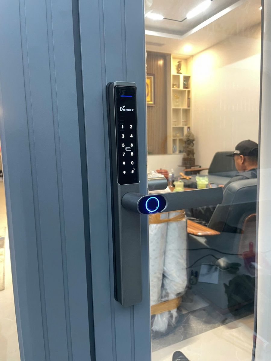 Khóa Thông Minh Cửa Nhôm Demax EL699 LUX AG - Mở Vân Tay, WiFi, Chống Nước