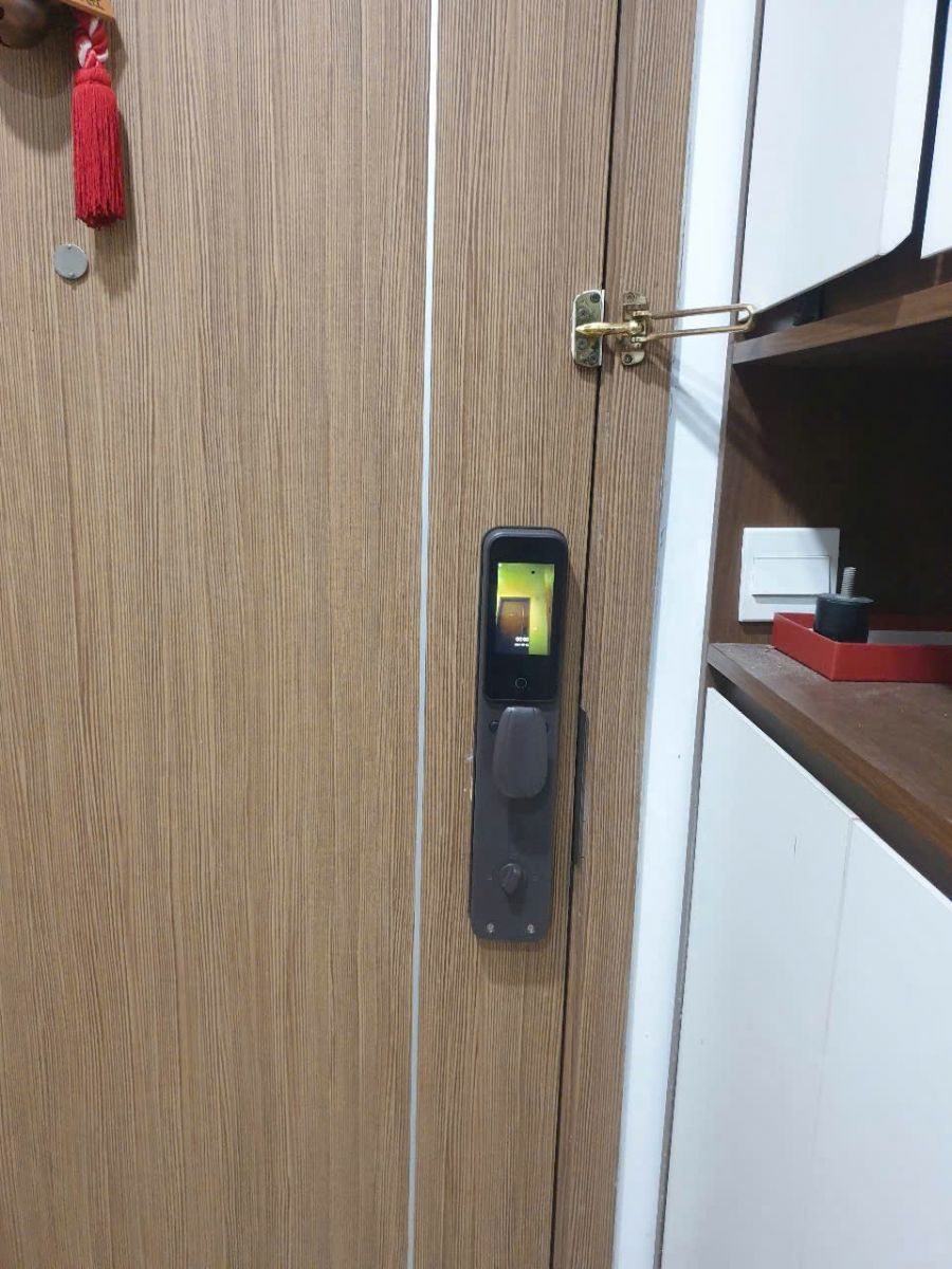 Khóa điện tử thông minh Demax EL910 MB Remote – Công nghệ nhận diện khuôn mặt 3D