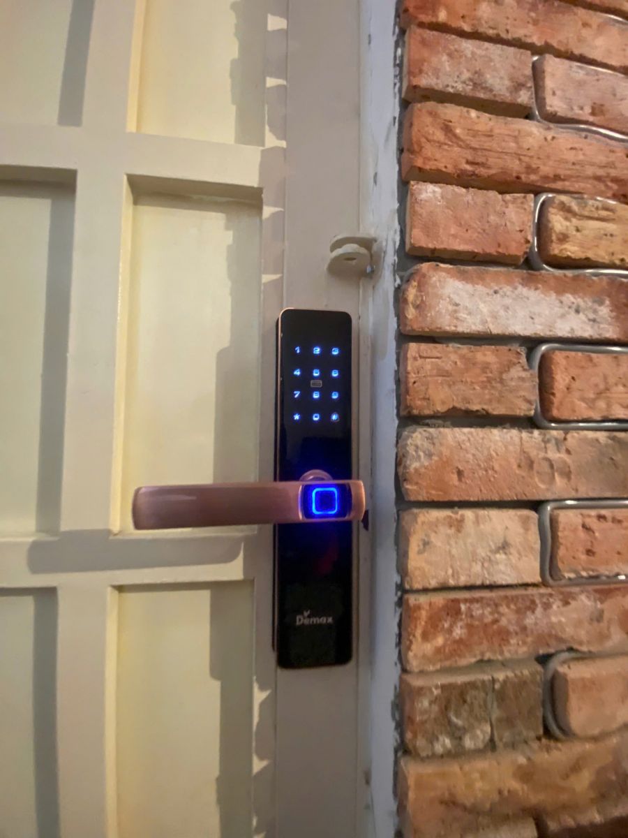 Khóa thông minh Demax SL-C320 AC - App Wifi - Giá rẻ - Công nghệ Đức
